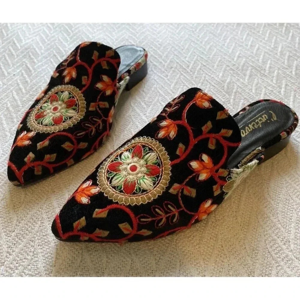 Black Multicolor Embroidered Pointed Mules Size 37